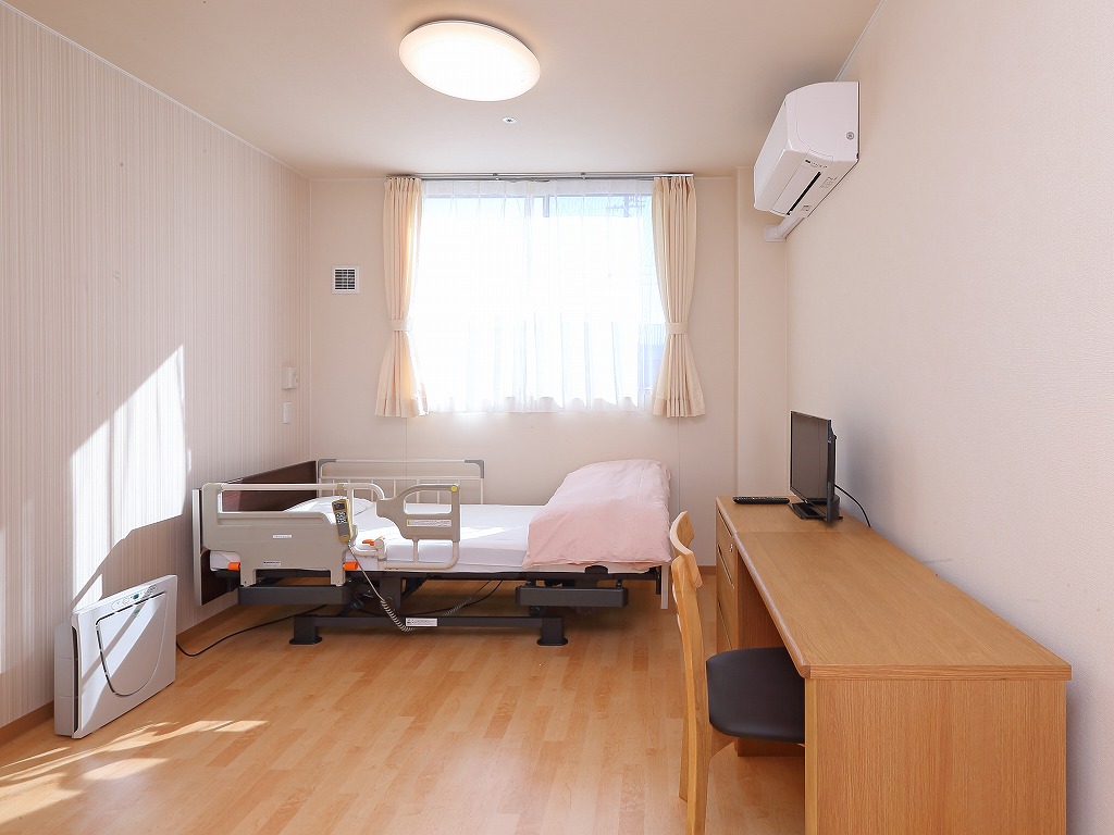 明るく広々としたフローレンス白羽の1人部屋（居室）